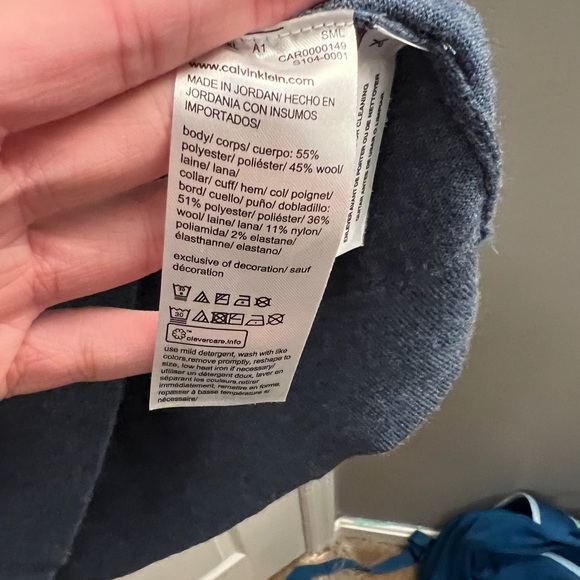 Blue light weighted sweater. Calvin Klein size M. - Picture 3 of 3